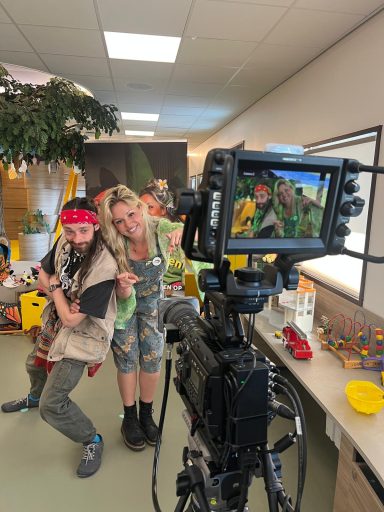 Lies & Jus in een ziekenhuis Live op beeld volgen tijdens een kindershow in een ziekenhuis