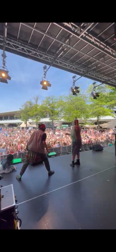 Lies en Jus op een festival voor kinderen