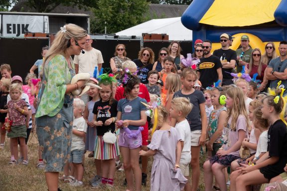 Lies en Jus op een kinderfestival